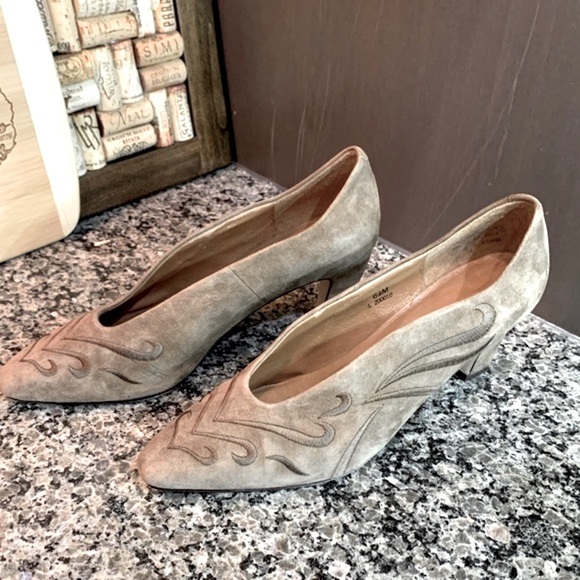 Suede Embroidered Pumps Heels Brown Size 6.5 - Picture 2 of 7
